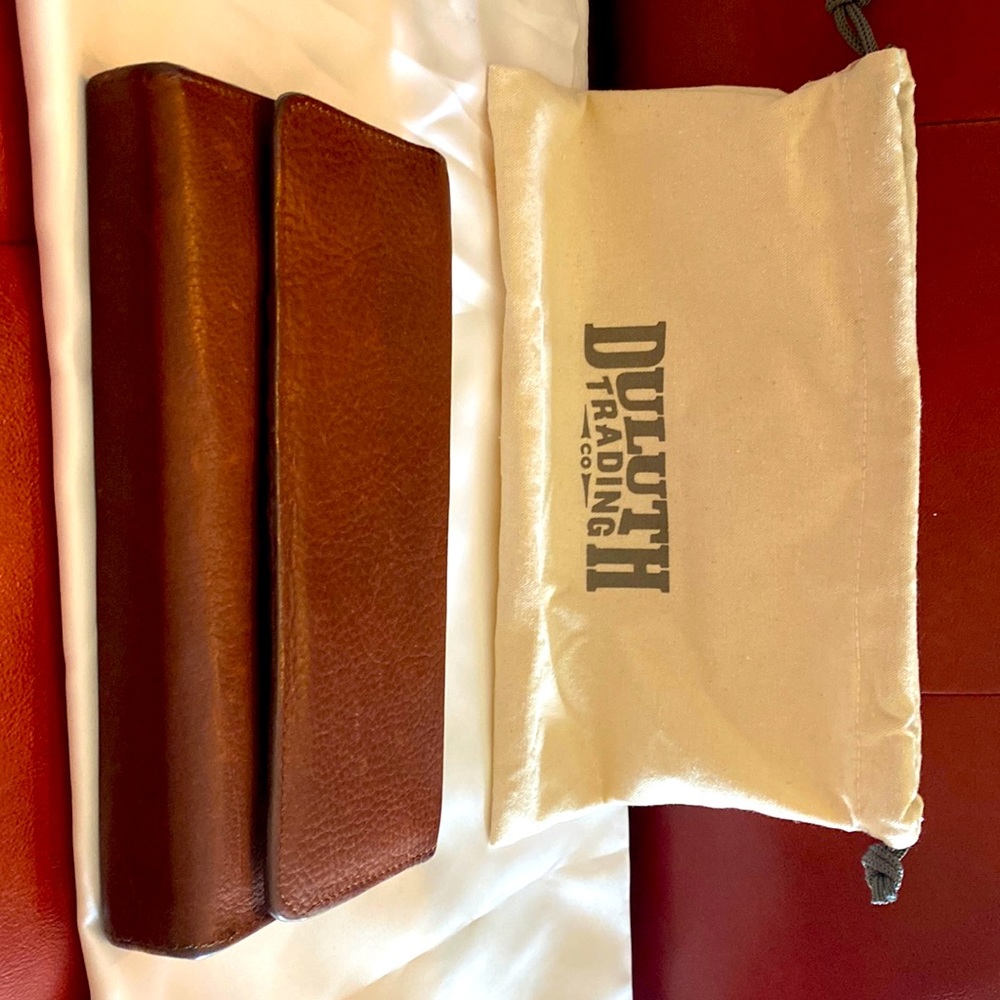 Duluth Trading Co women’s wallet